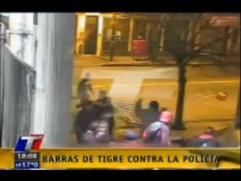 Más imagenes de los incidentes tras el partido de Tigre