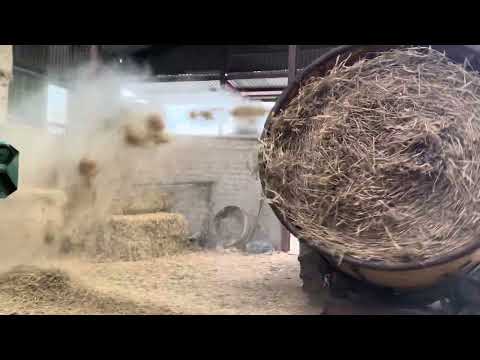 Teagle 404 Round Bale Shredder - Image 2