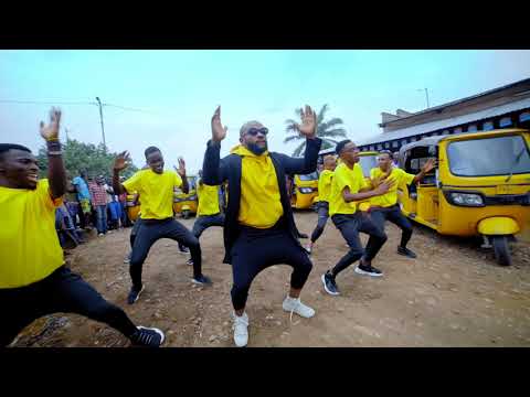 Mr champagne - kinaanguka feat Kirikou (Official Video )
