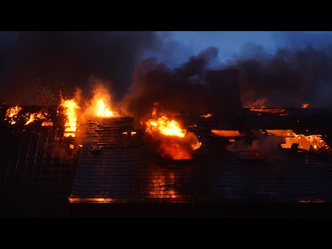 Brand i Faaborg efter Lynnedslag - Fire spreads to several historical houses after Lighting strike.