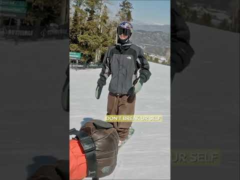 Flex on em' 💪 throw down on em' sticks for ya pricks 🌭👑 #skiing #halfpipe #shorts #hotdoghans