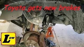 Toyota 4x4  Brake Job. How to replace the brake pads