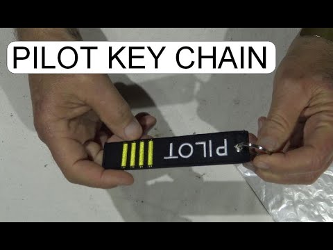 UNBOXING PILOT KEY CHAIN