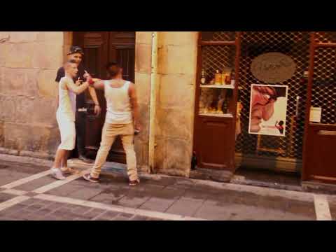 Pelea de borrachos en San Fermin. Pamplona rebelde.