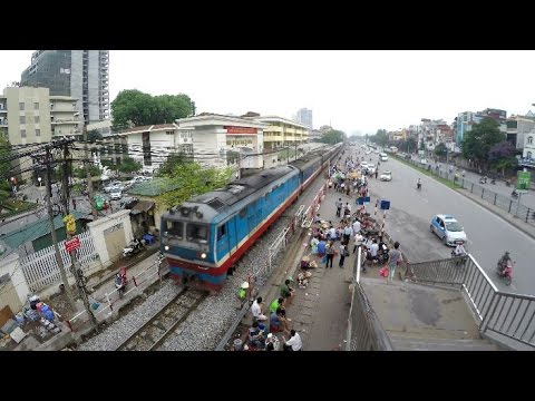 Train SE7 Hanoi - Saigon (2015)