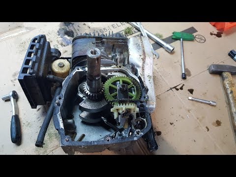 Bent Crankshaft in Lawnmower Repair - Briggs & Stratton Engine Disasembly