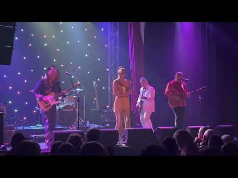 Whatever happened To The Revolution  - Bob Starkie Skyhooks Show featuring Laura Davidson .