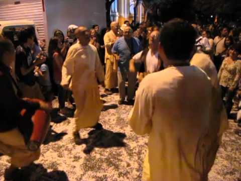 Maha Harinam con Gurudeva Atulananda.