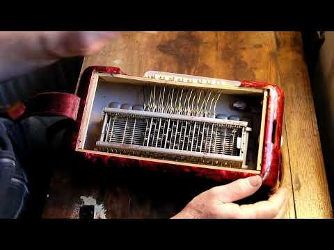 Accordion restoration Weltmeister 40 bass part 2- pallets, pallets pallets..