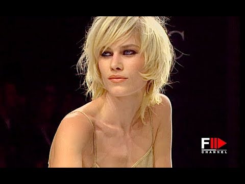 MOSCHINO Fall 2002 2003 Milan - Fashion Channel