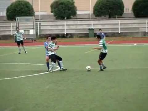 Leça F.C.-2 - F.C.Pedras Rubras-0 Golo Serrão Juvenis 2011/2012