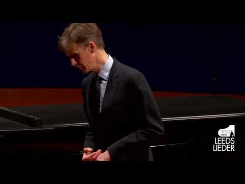 Joseph Middleton & Ian Bostridge perform an excerpt from Schubert Die Winterreise Thumbnail