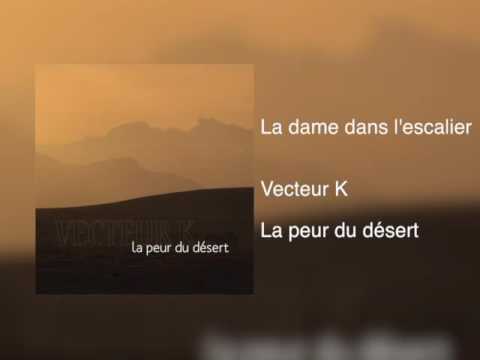 La dame dans l'escalier