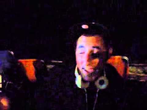 Eli Jane ft Johnny Kangaroo beach freestyle