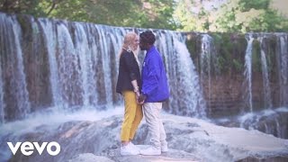 Ne parlons pas d'amour Music Video