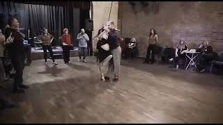 TODO ES AMOR (Biagi-Duval) bailan Flor Razzari & Juan Capriotti TRÍO