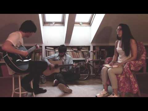 download lagu mp3 mp4 Absolut Champagne, download lagu Absolut Champagne gratis, unduh video klip Absolut Champagne