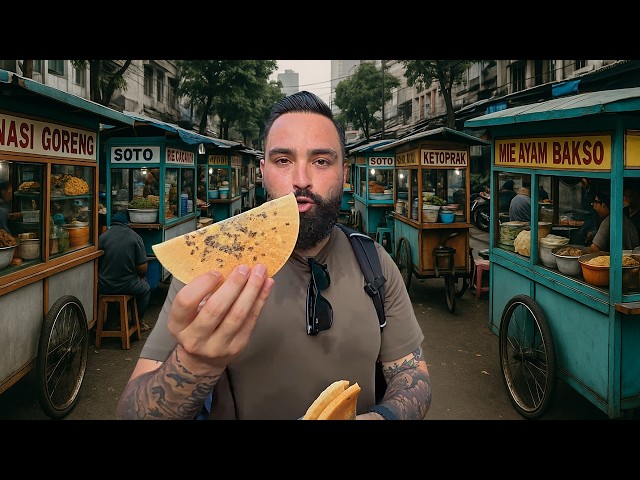 Travel vlog - STREET FOOD HEAVEN in Jakarta, Indonesia 🇮🇩