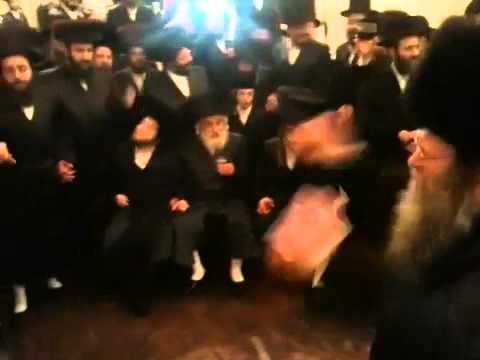 חתונה של בית קאזמיר - טאב