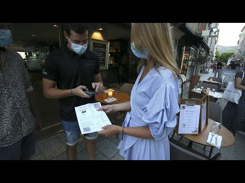 البرلمان الفرنسي يتبنى قانون اعتماد الشهادة الصحية رغم الاحتجاجات…