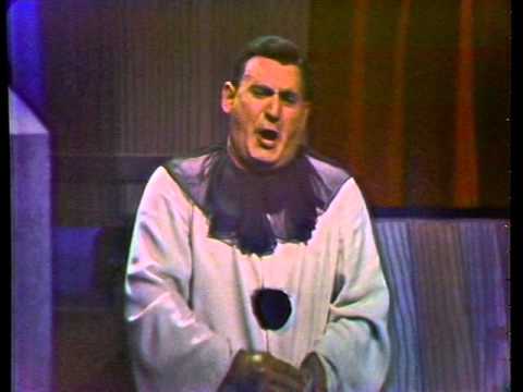 Leoncavallo "Vesti la giubba" from Pagliacci. Richard Tucker tenor