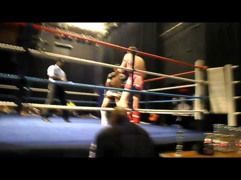 Reece thomson ISKA english title fight rnd 1