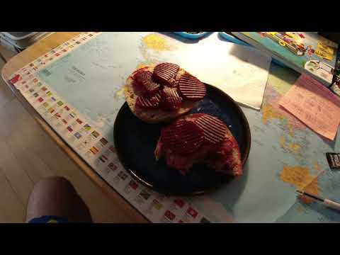 MongoTV_10257 - Min Frokost - HVEDEBOLLE Med LEVERPOSTEJ og RØDBEDER