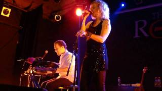 Teardrop - Anneke Van Giersbergen & Danny Cavanagh
