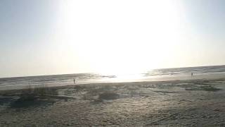 preview picture of video 'St Augustine Beach - Driving on the Sand'