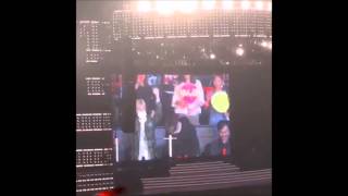 150317 Minho and Taemin  cheering at TVXQ's concert