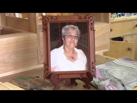 The Woodpecker Ep 232  - A picture frame for Mom