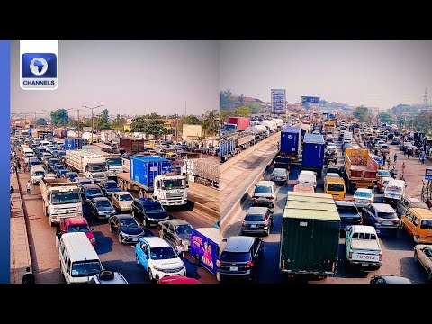 Lagos-Ibadan Expressway: Multiple Crashes On Otedola Bridge Causes Gridlock