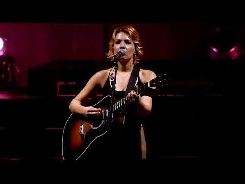 MAGGIE ROGERS  :  "Different Kind of World"  - HOLLYWOOD BOWL  /  Los Angeles, CA  (August 13, 2023)