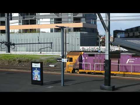 V/Line N459 + 2 N type carriages passing Footscray P3