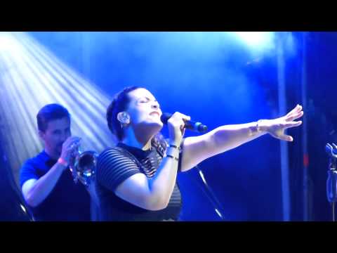 Caro Emerald - Dream a Little Dream of Me