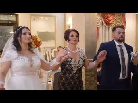 Otilia si Adelina Gogu hora de joc "Ce face omul la nunta"