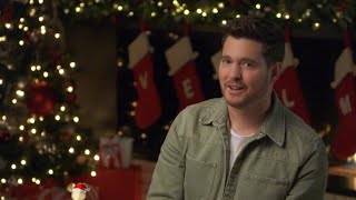 Michael Bublé - It&#39;s Beginning To Look A Lot Like Christmas (Disney Holiday Singalong)