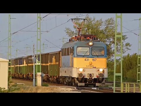 Szilis tehervonat halad át a Hortobágy-Berettyó hídján