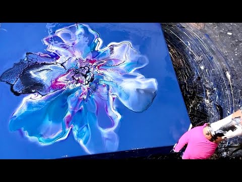 #295 Perfect Petals 2 Foot Bloom! Using The New Stuck Up Pigs! Fluid art/paint pouring