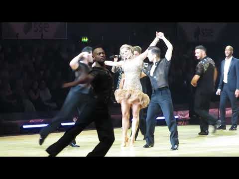 Darcey Bussell dances on SCD Tour