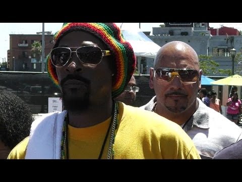 Snoop Dogg Dancing @ BET Experience