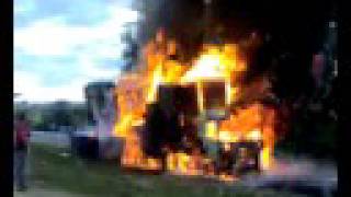 preview picture of video 'caminhão em chamas'