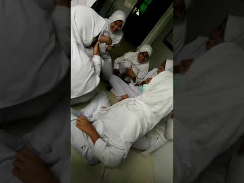 Maenan anak jaman now ( maen cap cip cup)