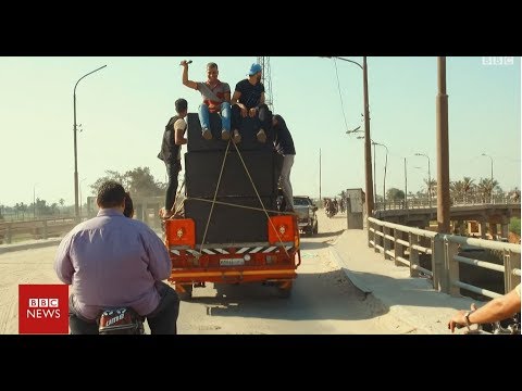 أساطيل نقل الأثاث للتباهي في أعراس مصر