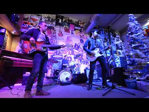 Black jacket à la Cantine Gourmande