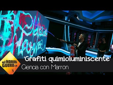 Alejandro Sanz saca su vena artística con un 'grafiti quimioluminiscente' - El Hormiguero 3.0