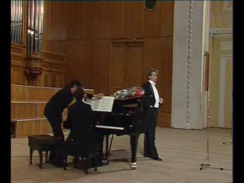 Hvorostovsky in 1990 - Bella siccome un angelo from Don Pasquale (Donizetti)