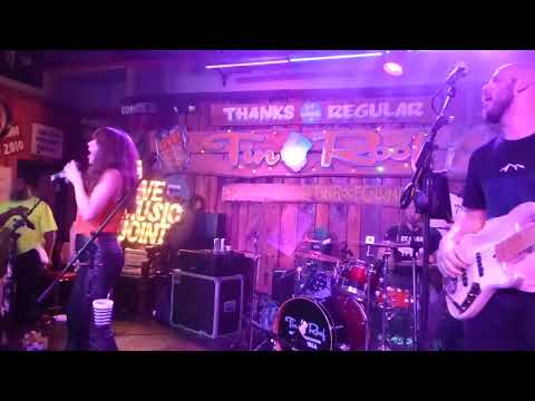 Sasha McVeigh- Before He Cheats live at Tin Roof Columbia- Aug 19,2023