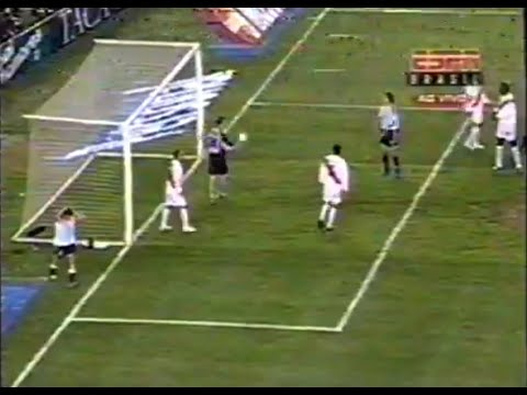 ARGENTINA 2x0 PERU - Eliminatórias Copa do Mundo 2006 - Primeiro Tempo (Trechos) -09/10/2005 - ESPN