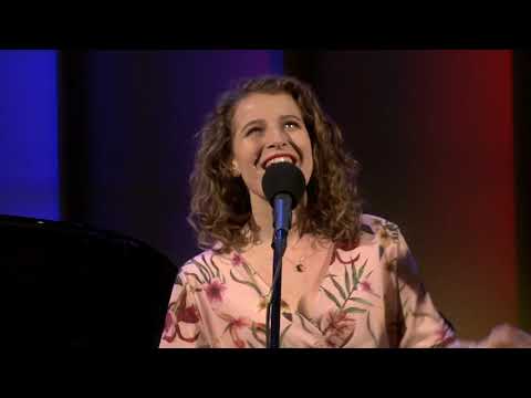 Uśmiechajcie się dziewczęta - wyk. Natalia Skorupka | 36. Studio Piosenki - reż. Janusz Gast